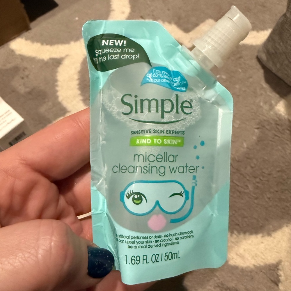 NWT Simple Micellar Cleansing Water Sensitive Skin - Picture 3 of 3